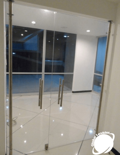 Puertas de Vidrio Templado en bogota - Global Servicios